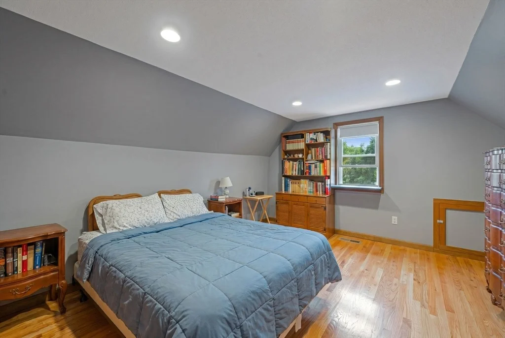 Photo of 50 Emerson St