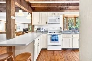 Photo of 110 Waquoit Rd East