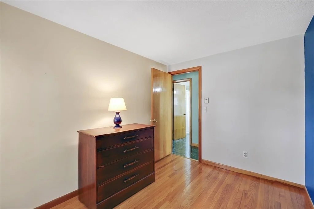Photo of 380 Old Field Rd