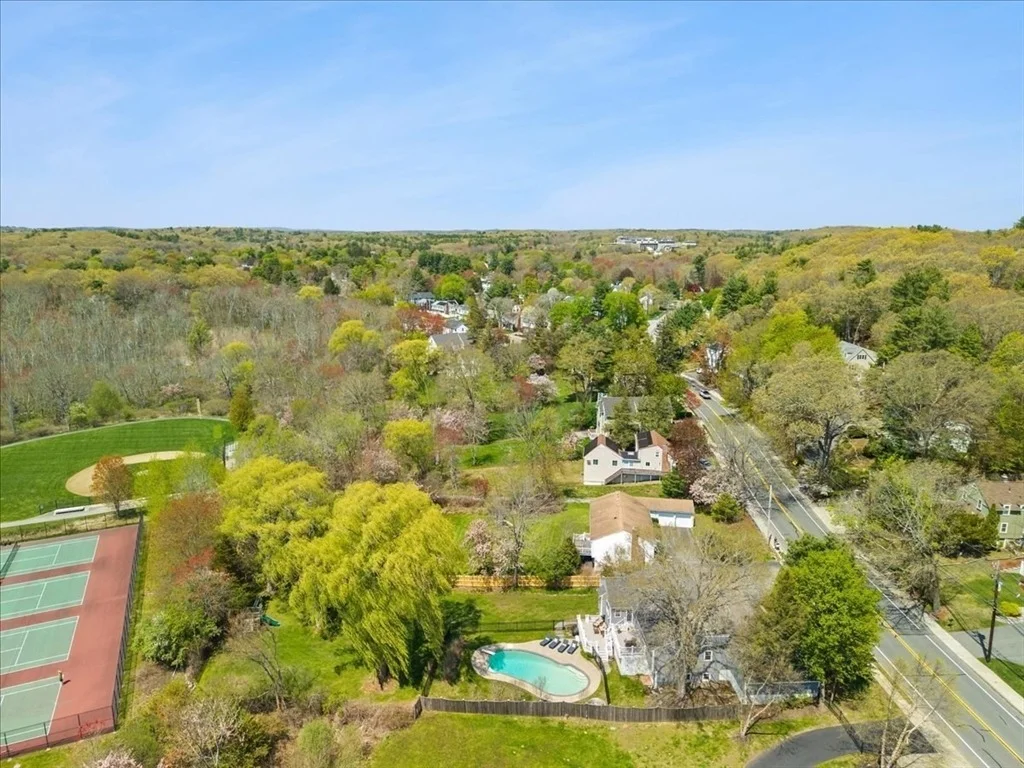 Photo of 1480 Great Plain Ave