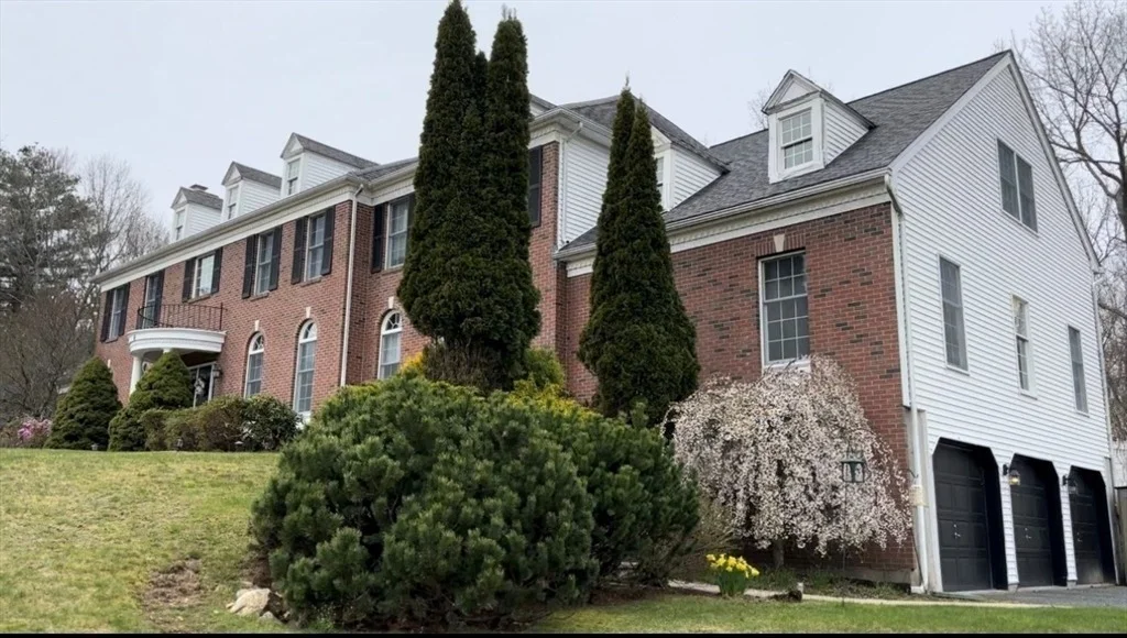 Photo of 6 Everett Circle