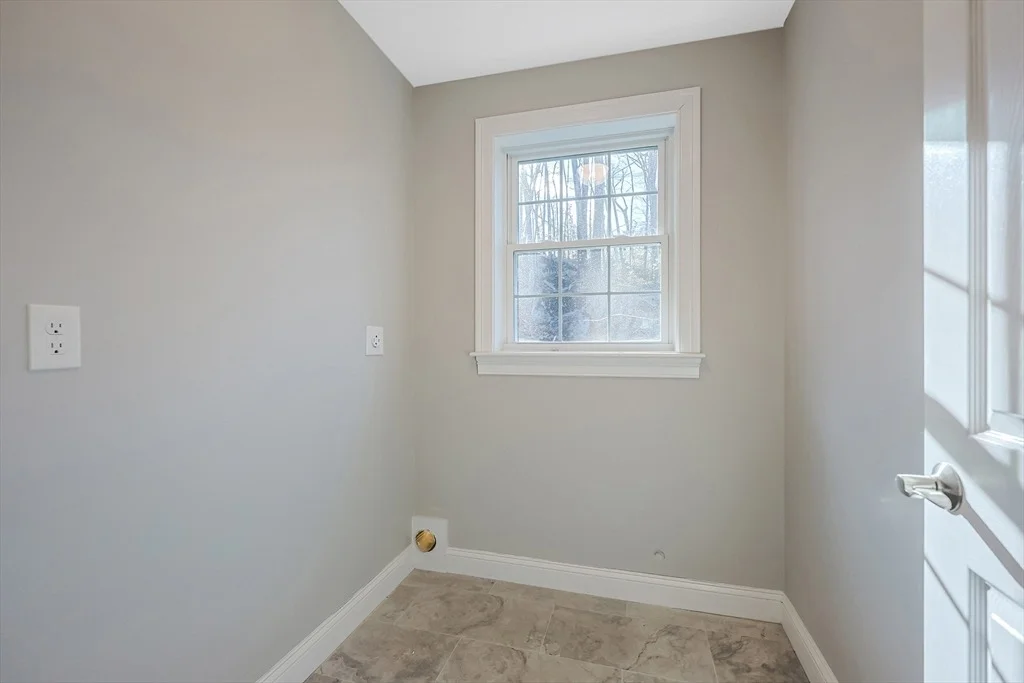 Photo of 19 Oriole Dr