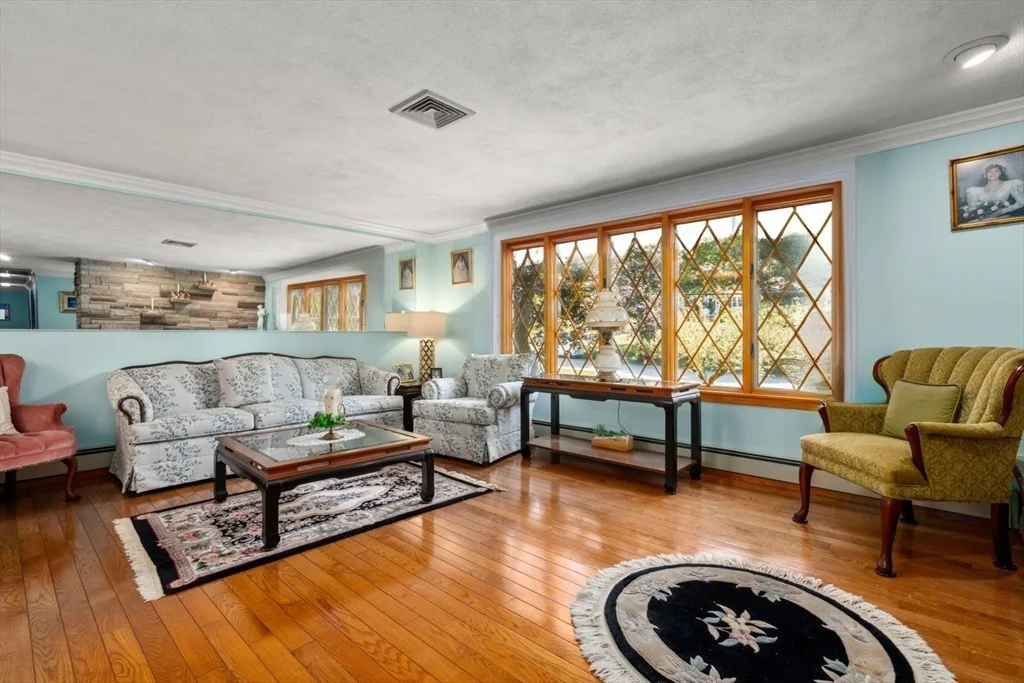 Photo of 15 Hobbs Brook Rd