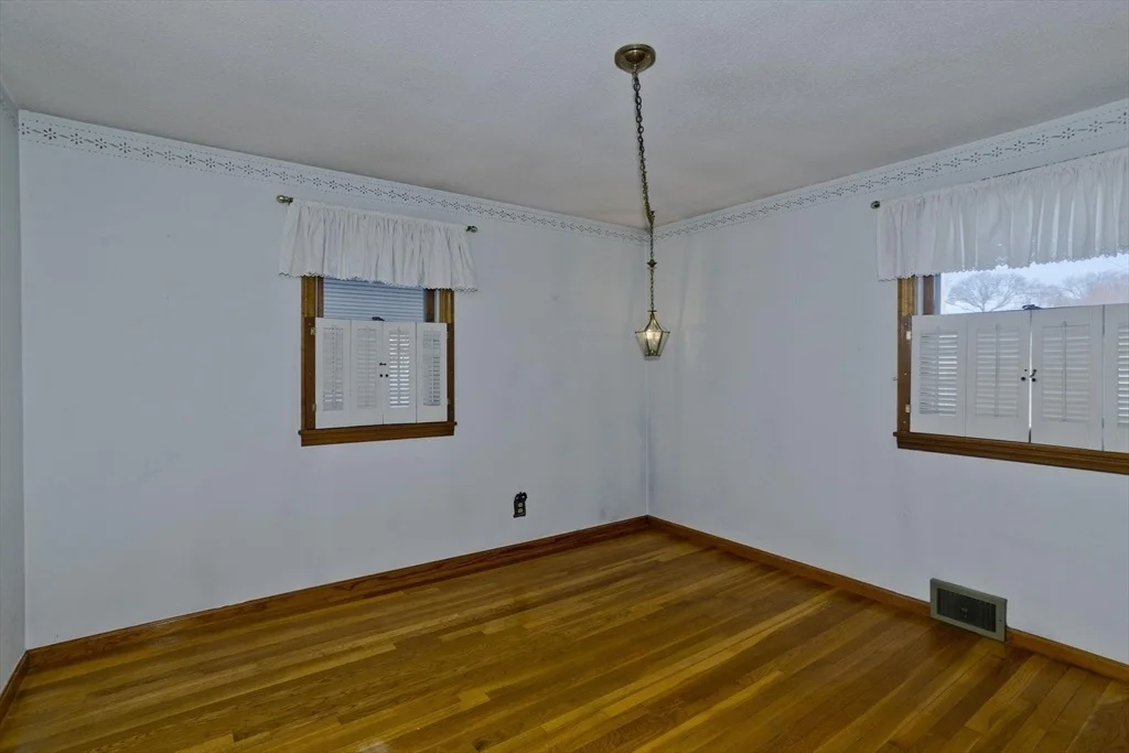 Photo of 83 Mayflower Ave