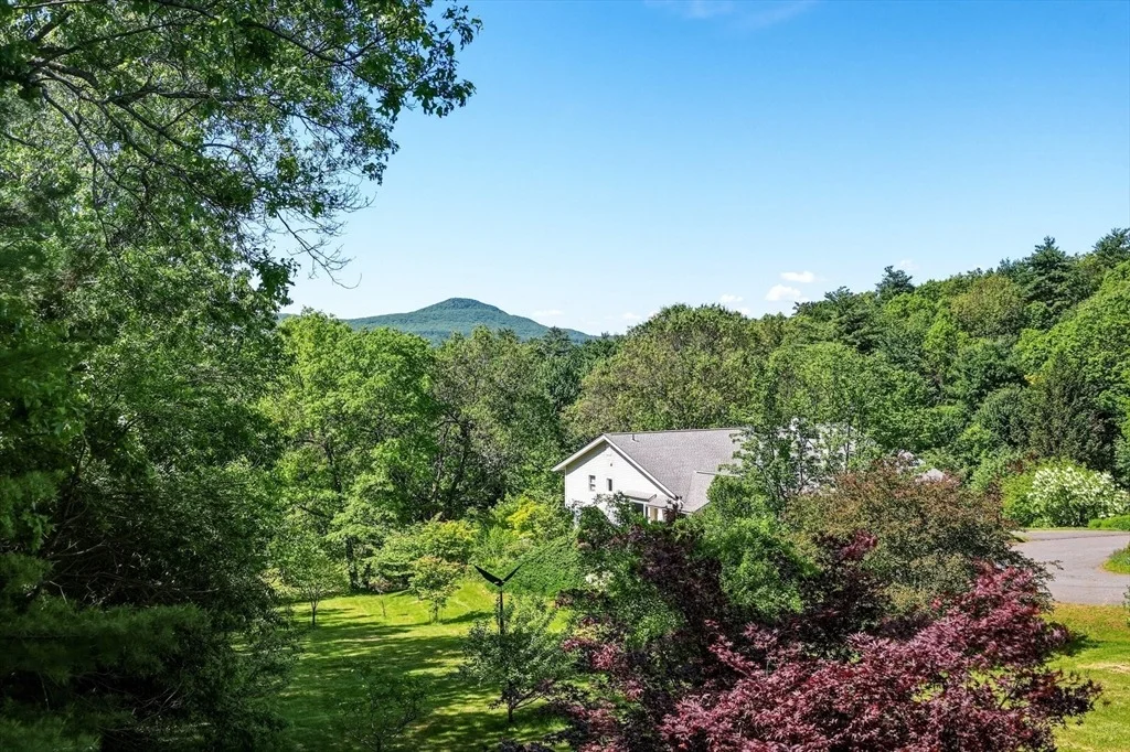 Photo of 10 Cortland Dr