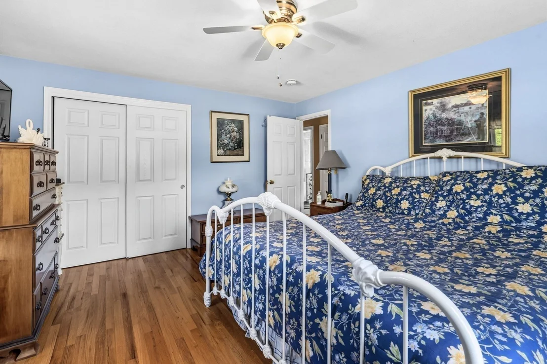 Photo of 207 Loudville Road