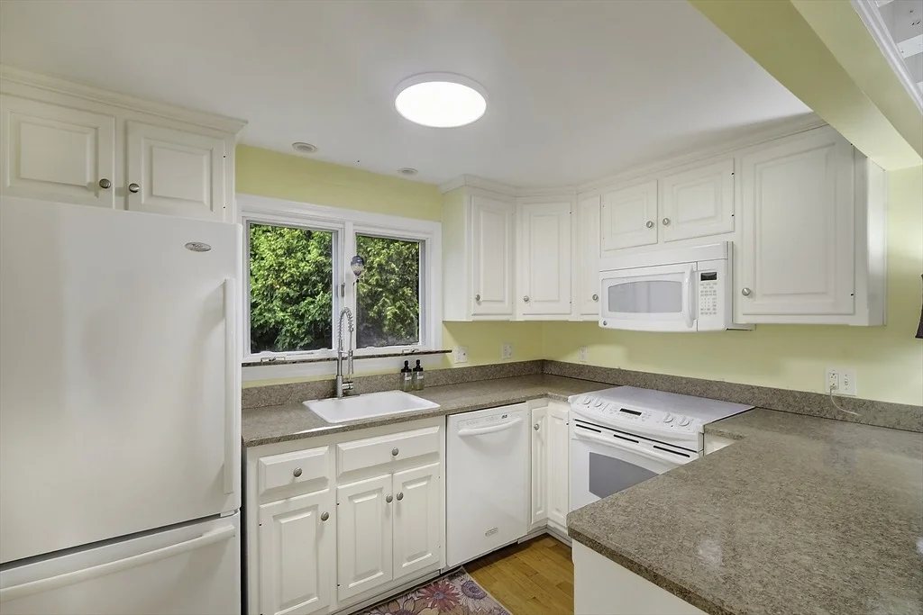 Photo of 39 Leland Rd