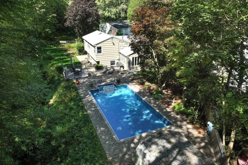 Photo of 9 Dennis Circle