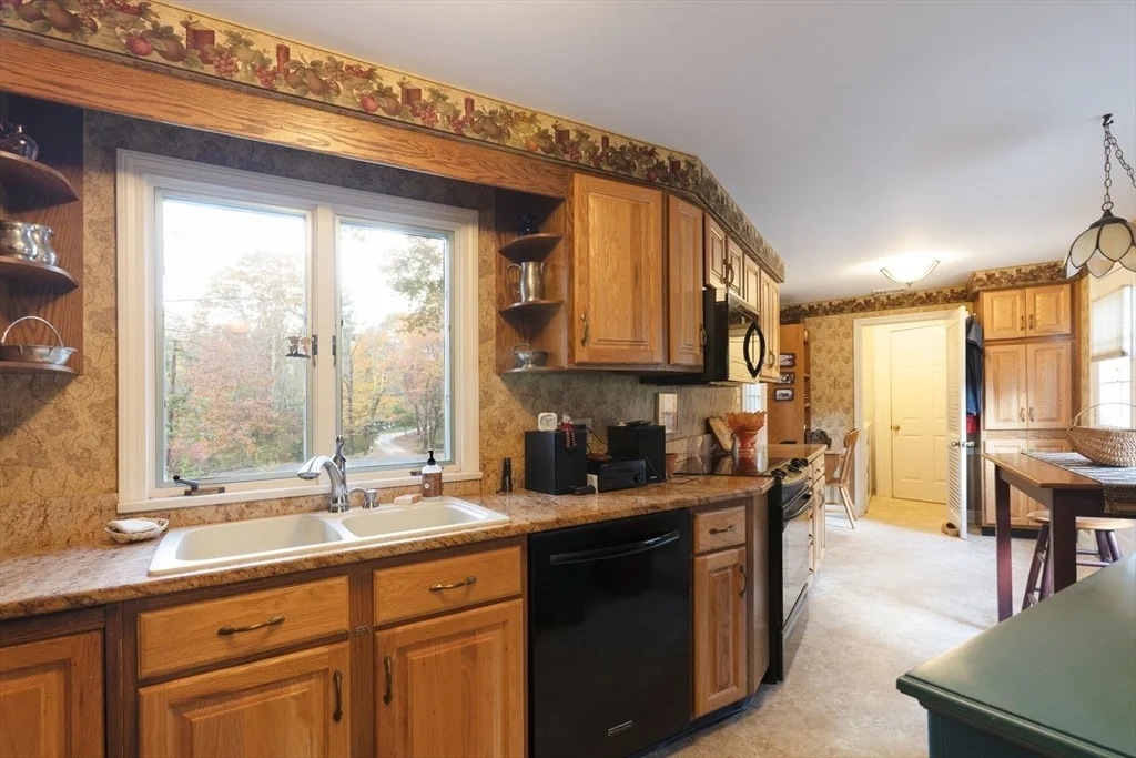 Photo of 1 Leslie Ln