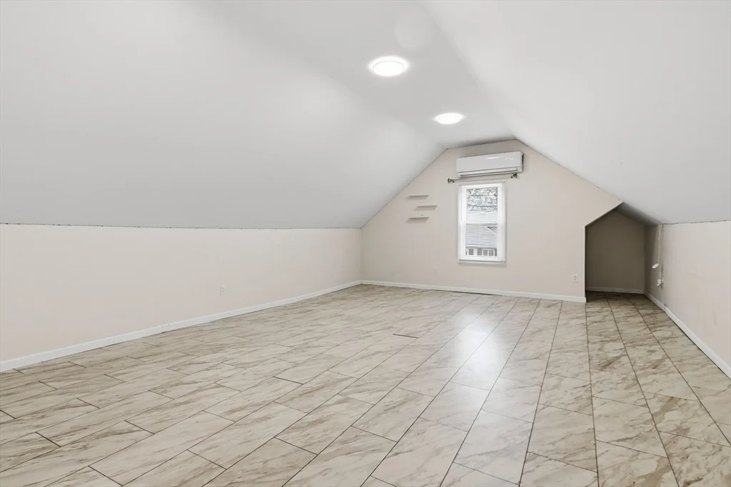 Photo of 64 Stewart St