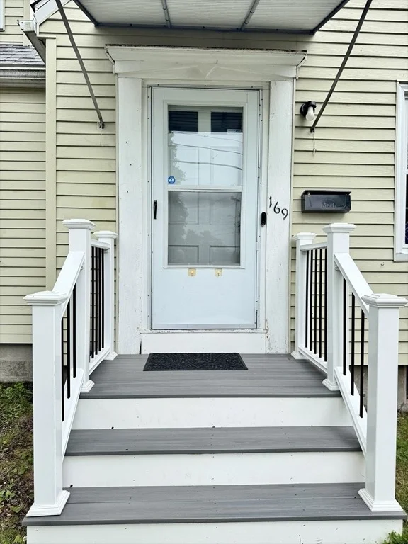 Photo of 169 Beauchamp Ter