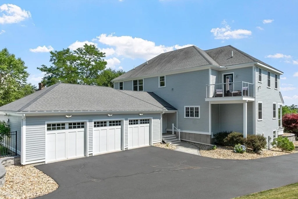 Photo of 7 Bridle Spur Ln