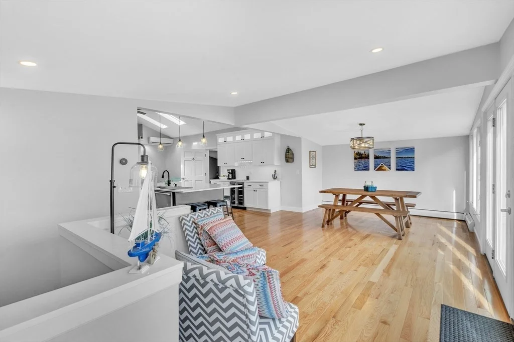 Photo of 347 Pine Rd