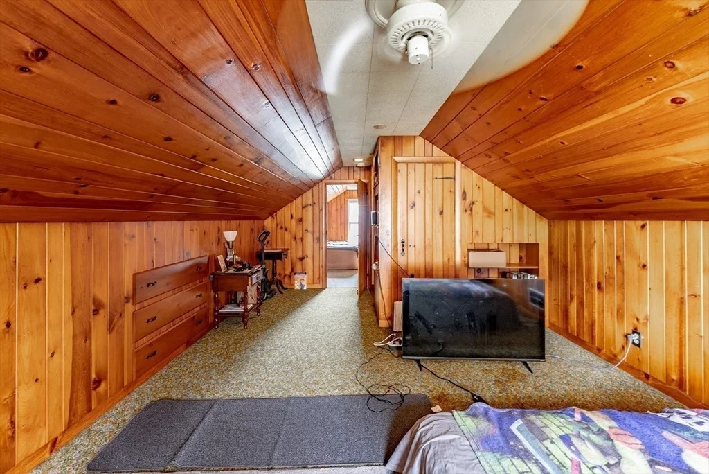 Photo of 187 Leyden Rd