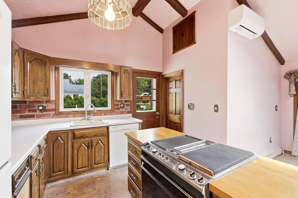 Photo of 17 Saint James St