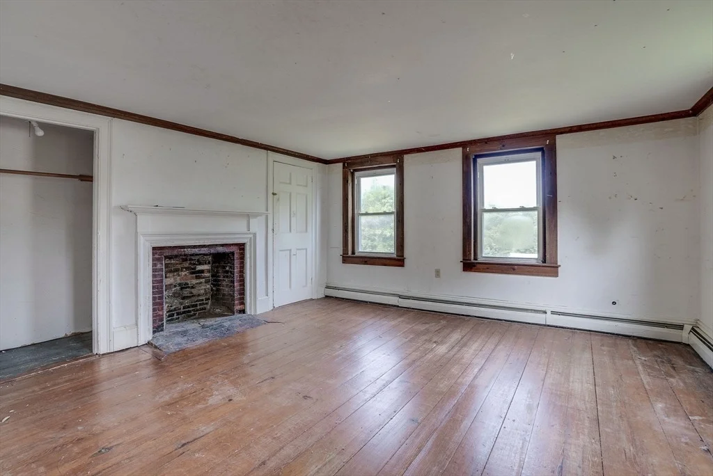 Photo of 691 River St