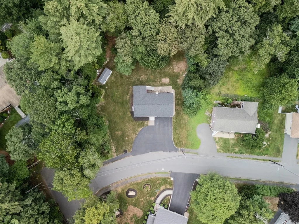 Photo of 8 Willowdale Dr