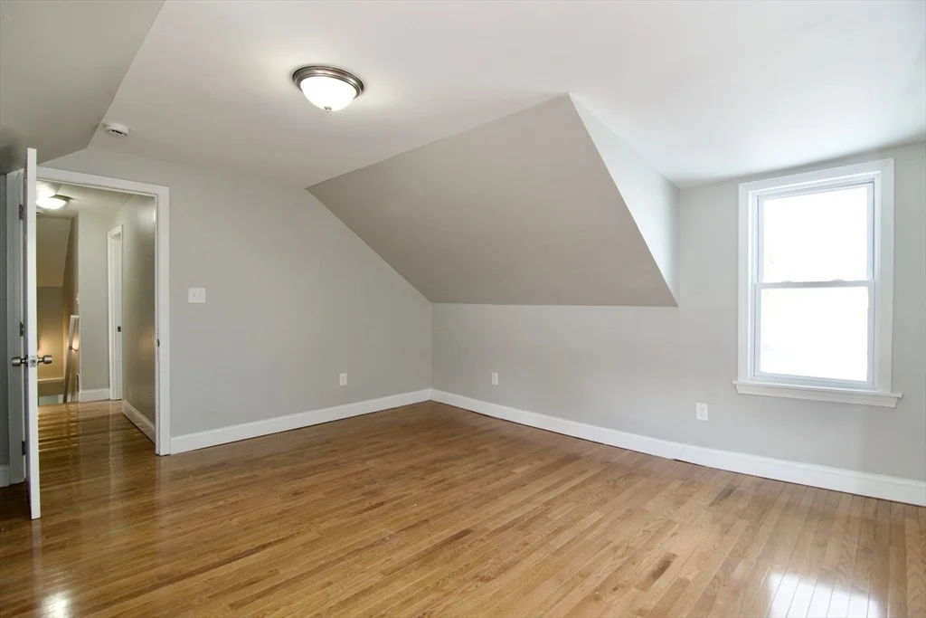 Photo of 63 Bay St