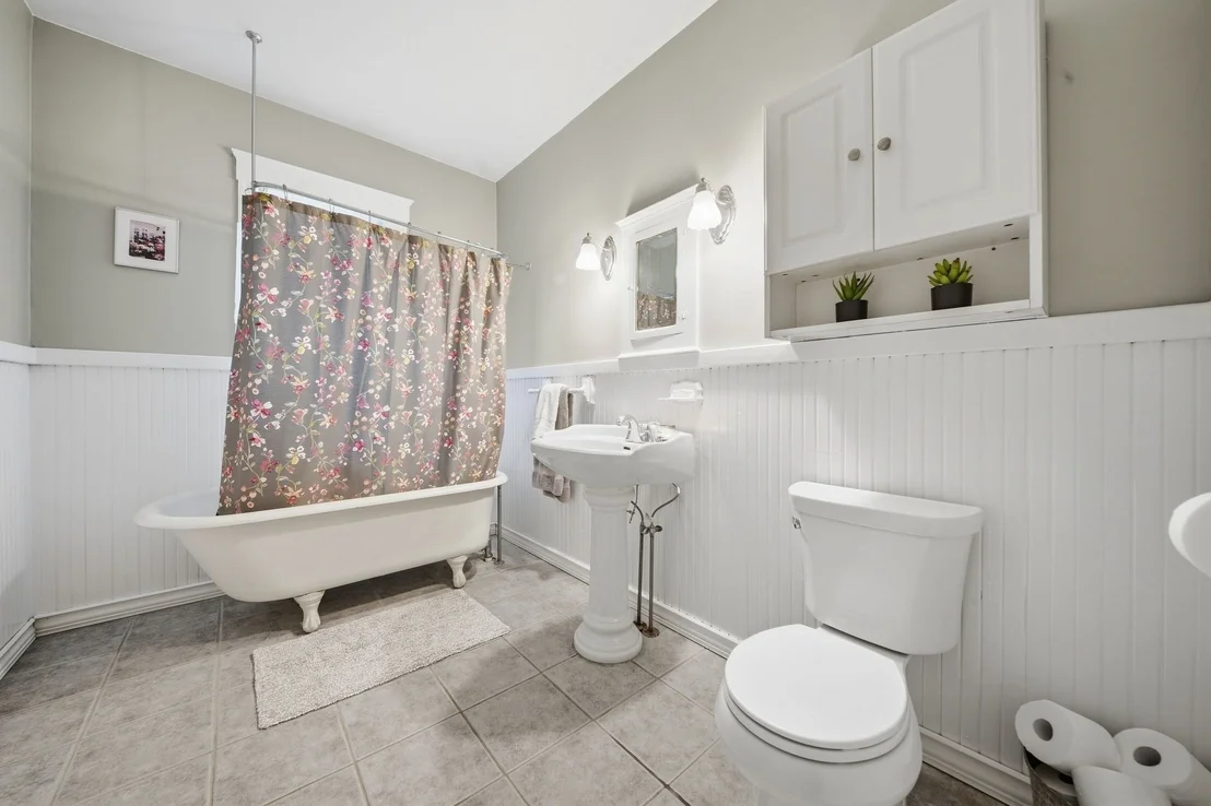Photo of 196 Middlesex St