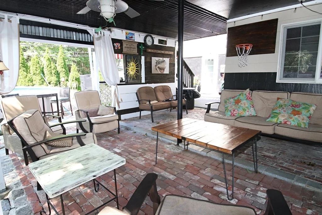 Photo of 1 Biscayne Ave.