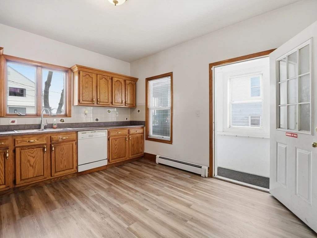 Photo of 10 Almont Ave