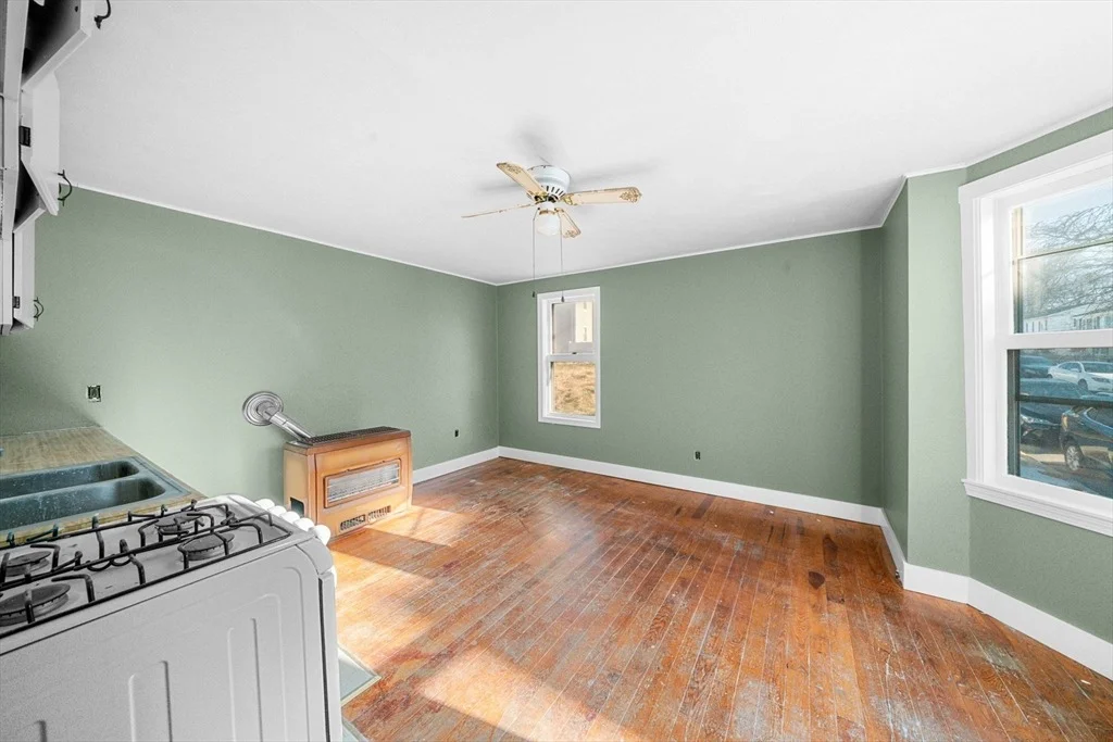 Photo of 482 Snell St
