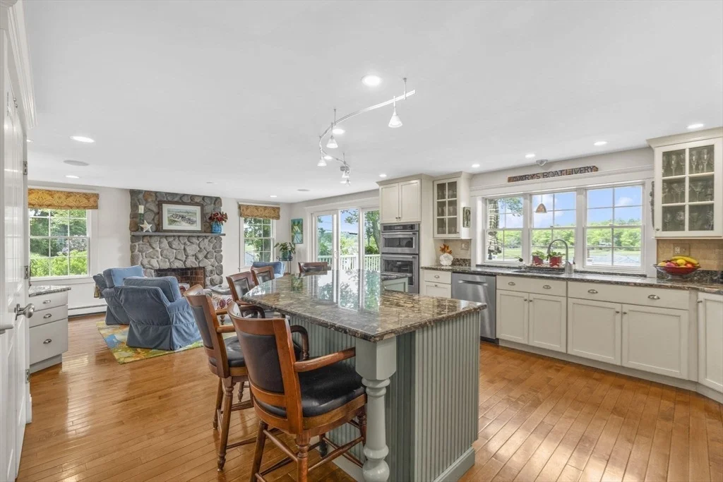 Photo of 102 Riverside Circle