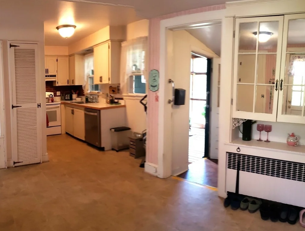 Photo of 16 Edward Ave