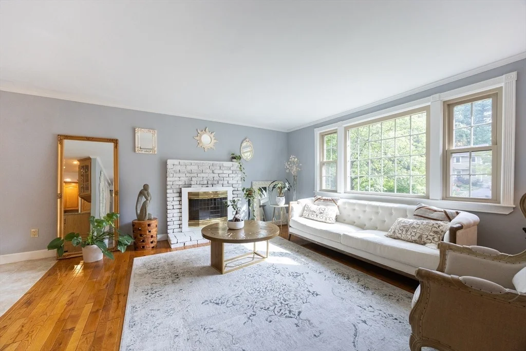 Photo of 23 Lexington Ln