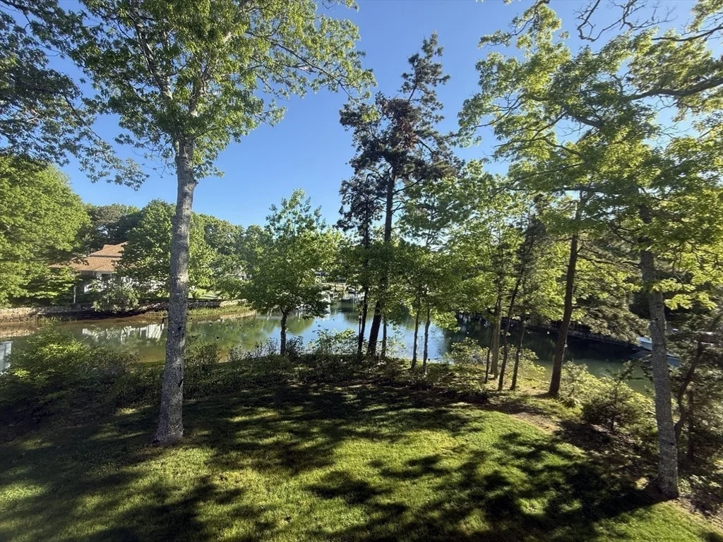 Photo of 18 Spoondrift Cir