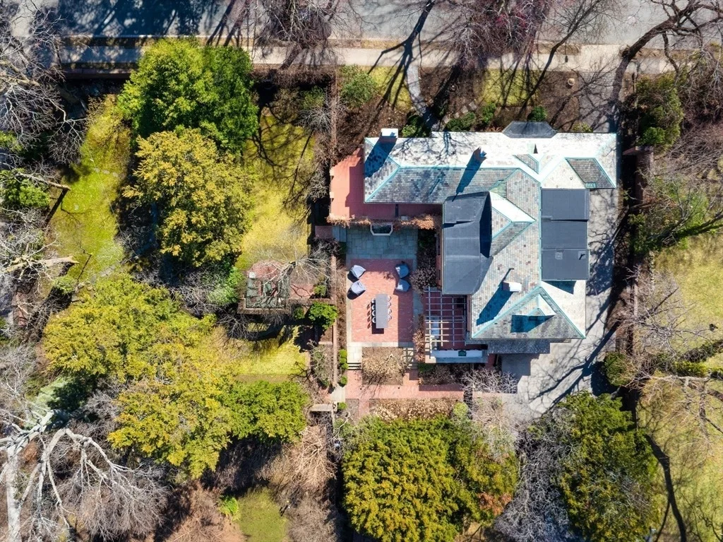 Photo of 39 Worthington Rd