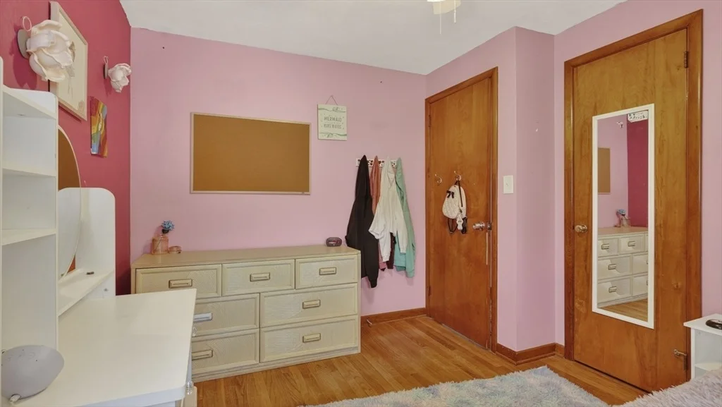 Photo of 31 Shaker Rd