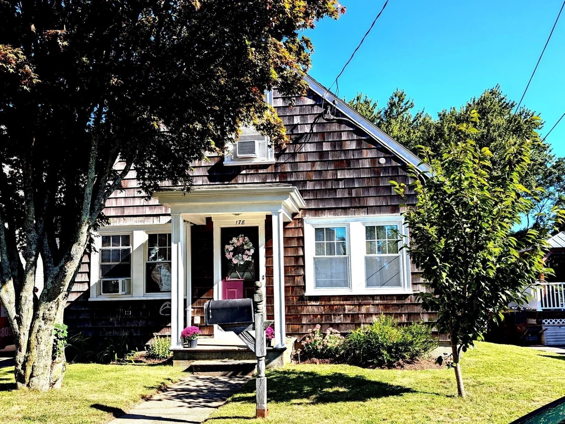 Photo of 178 California St