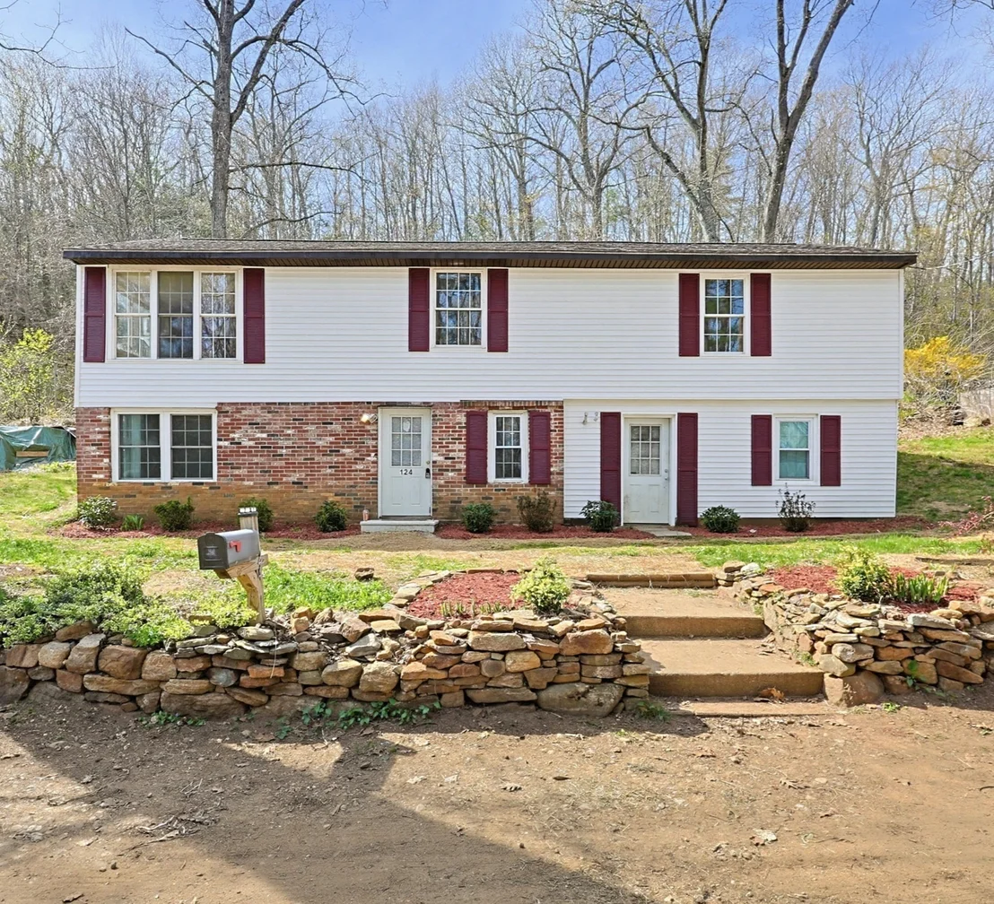 Photo of 124 Old County Road