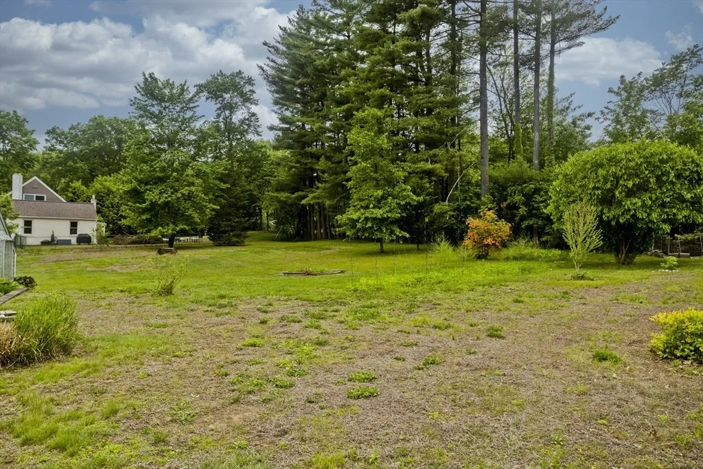 Photo of 299 Shaker Rd