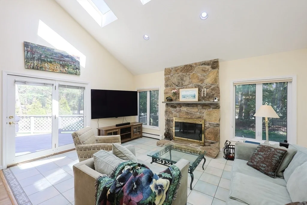 Photo of 8 Fieldstone Lane