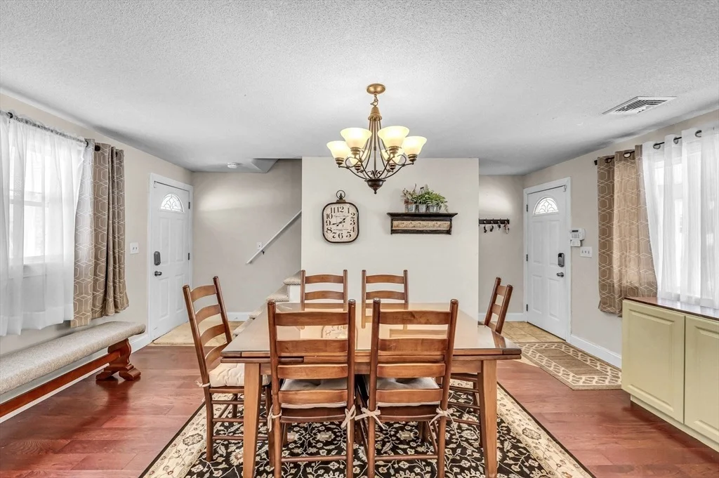 Photo of 92 Ludlow Rd