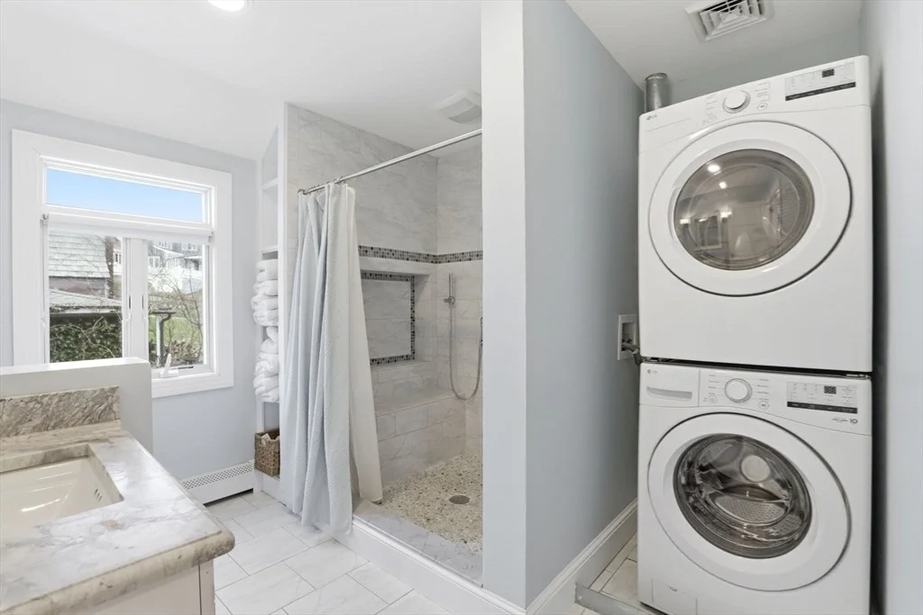 Photo of 60 Holbrook Ave