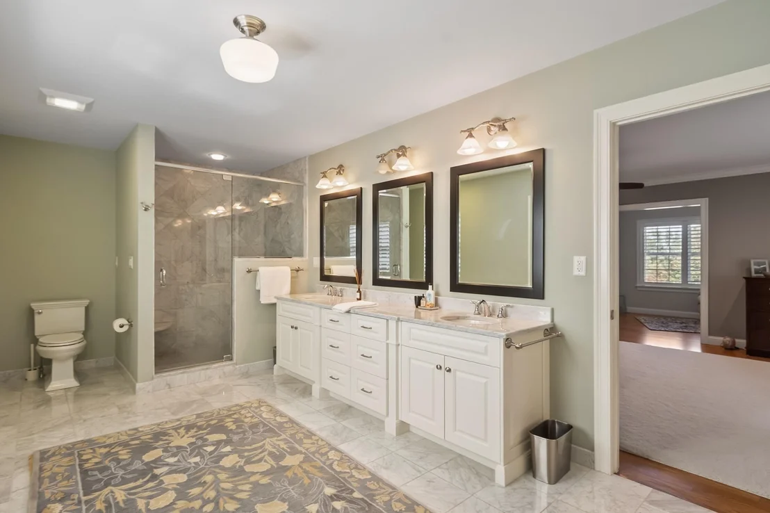 Photo of 48 Robinson Dr