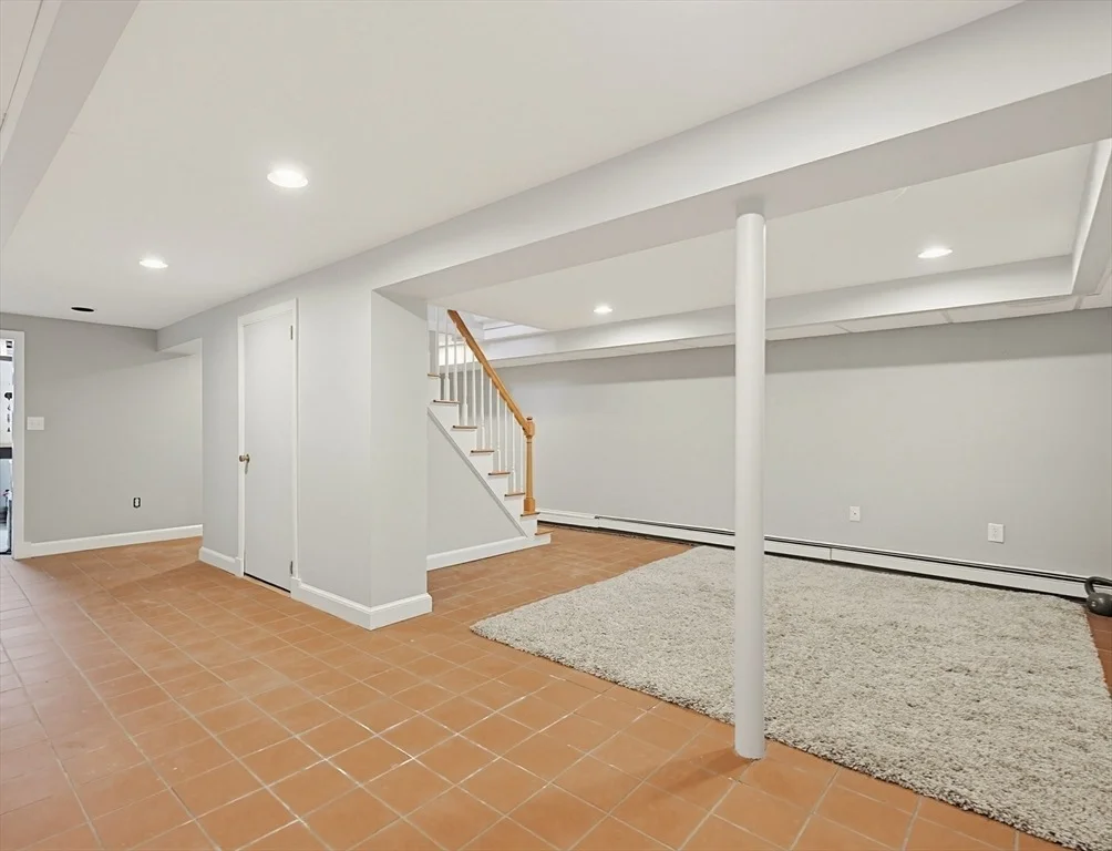 Photo of 4 Meadow Ln