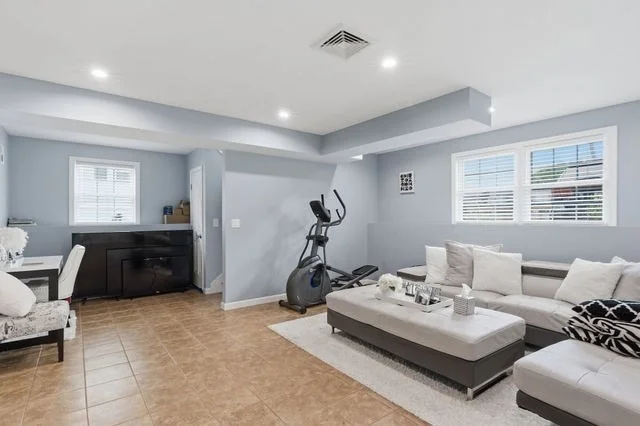 Photo of 105 Lawrence St