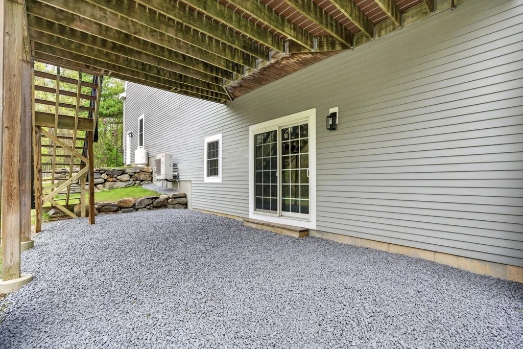 Photo of 19 Estabrook Ln