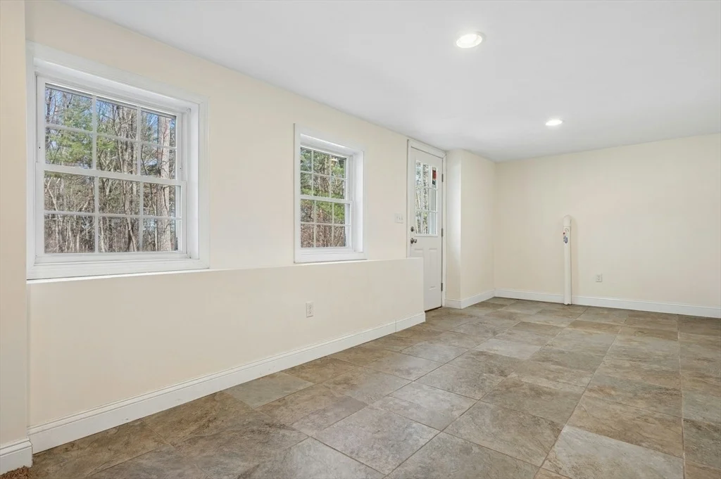 Photo of 320 Lincoln Circle