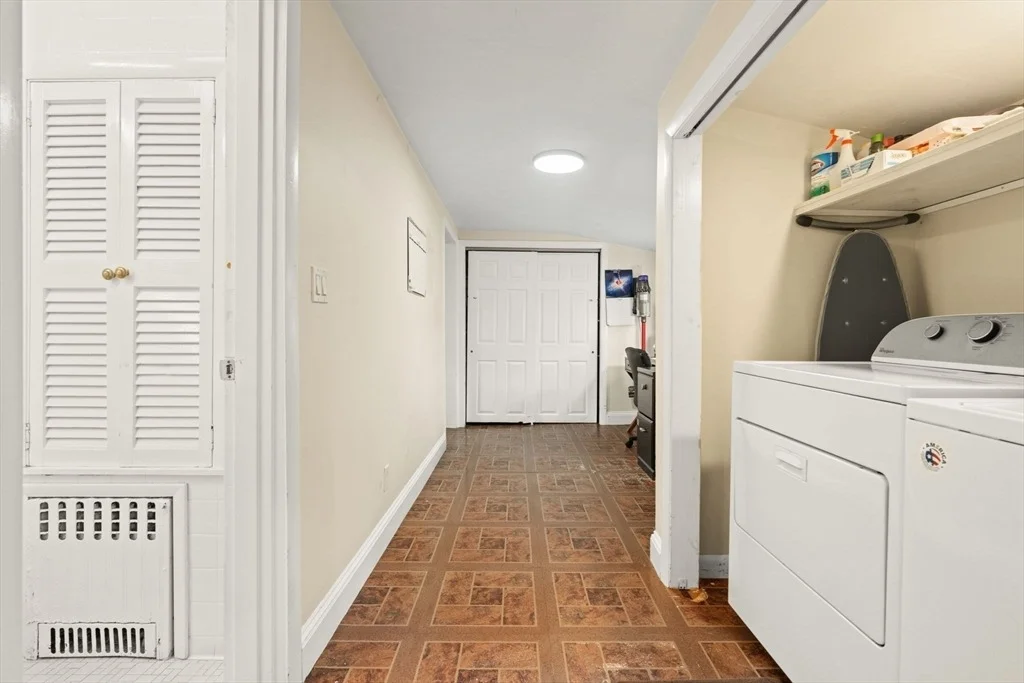 Photo of 48R Tappan Pl