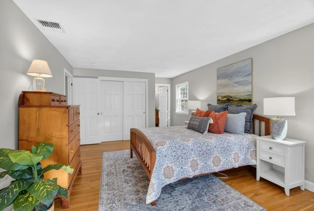 Photo of 18 Bromfield Rd