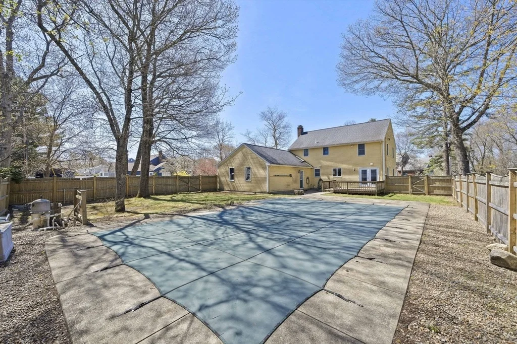 Photo of 75 Erica Dr