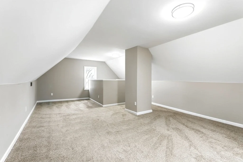 Photo of 2 1/2 James St