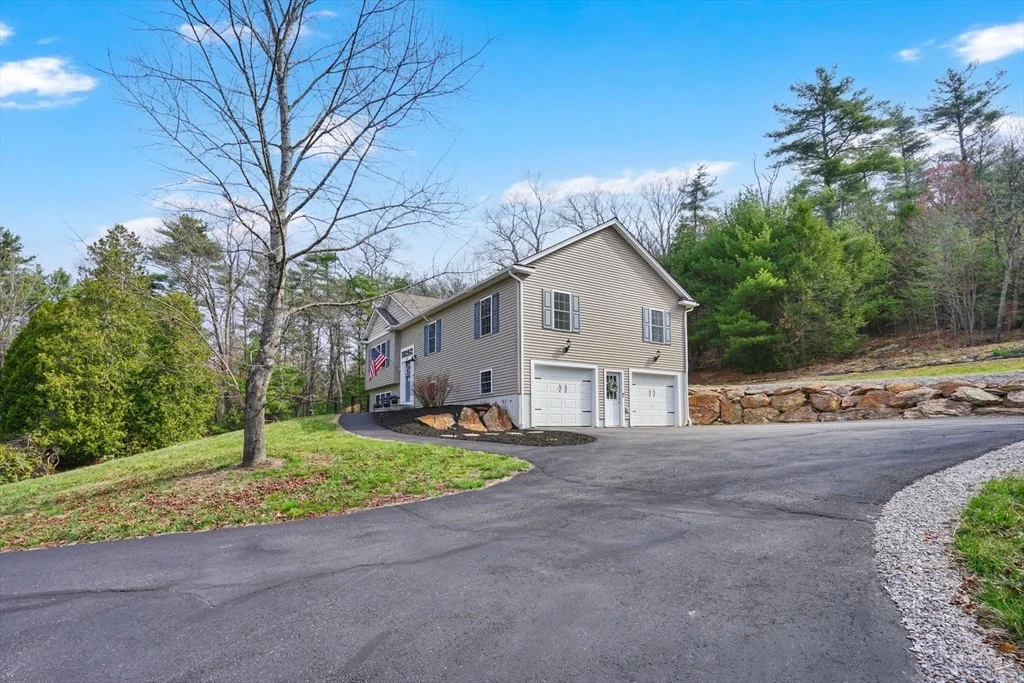 Photo of 301 Podunk Rd