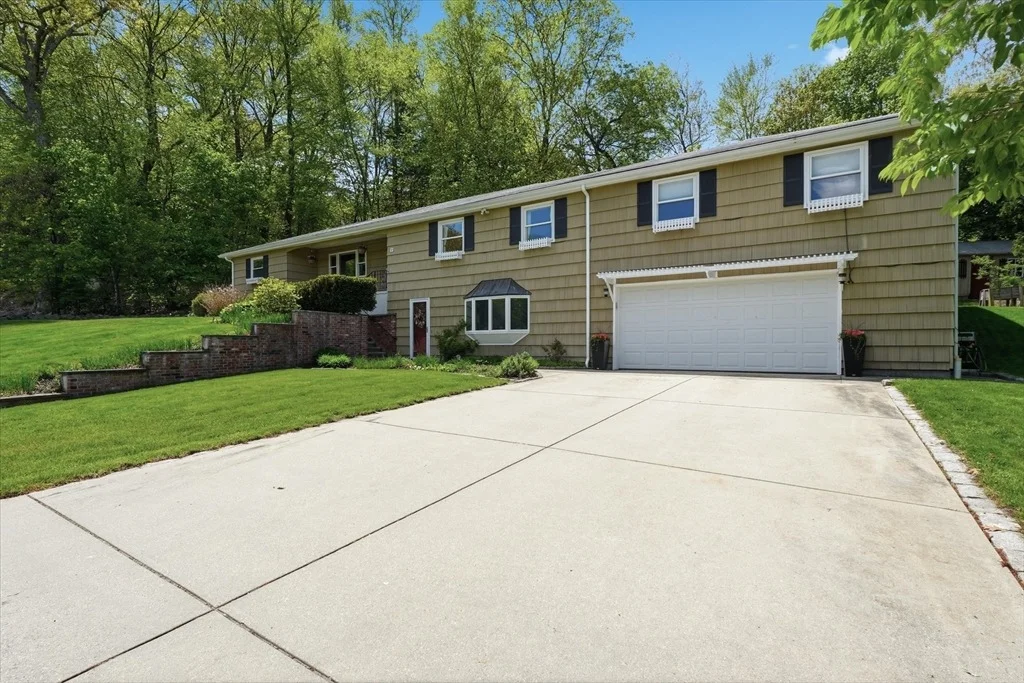 Photo of 9 Brady Rd Ext