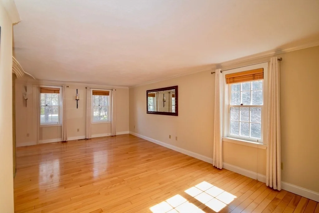 Photo of 49 Kristin Dr